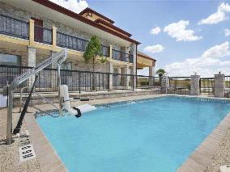 Quality Inn I-10 East Near Frost Bank Center San Antonio Bagian luar foto