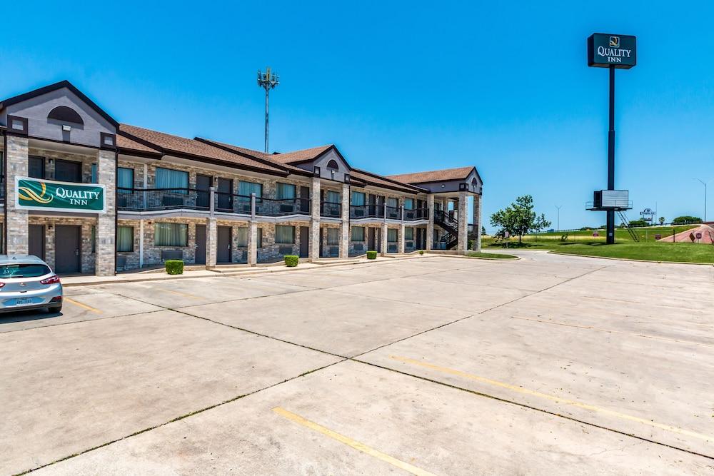 Quality Inn I-10 East Near Frost Bank Center San Antonio Bagian luar foto