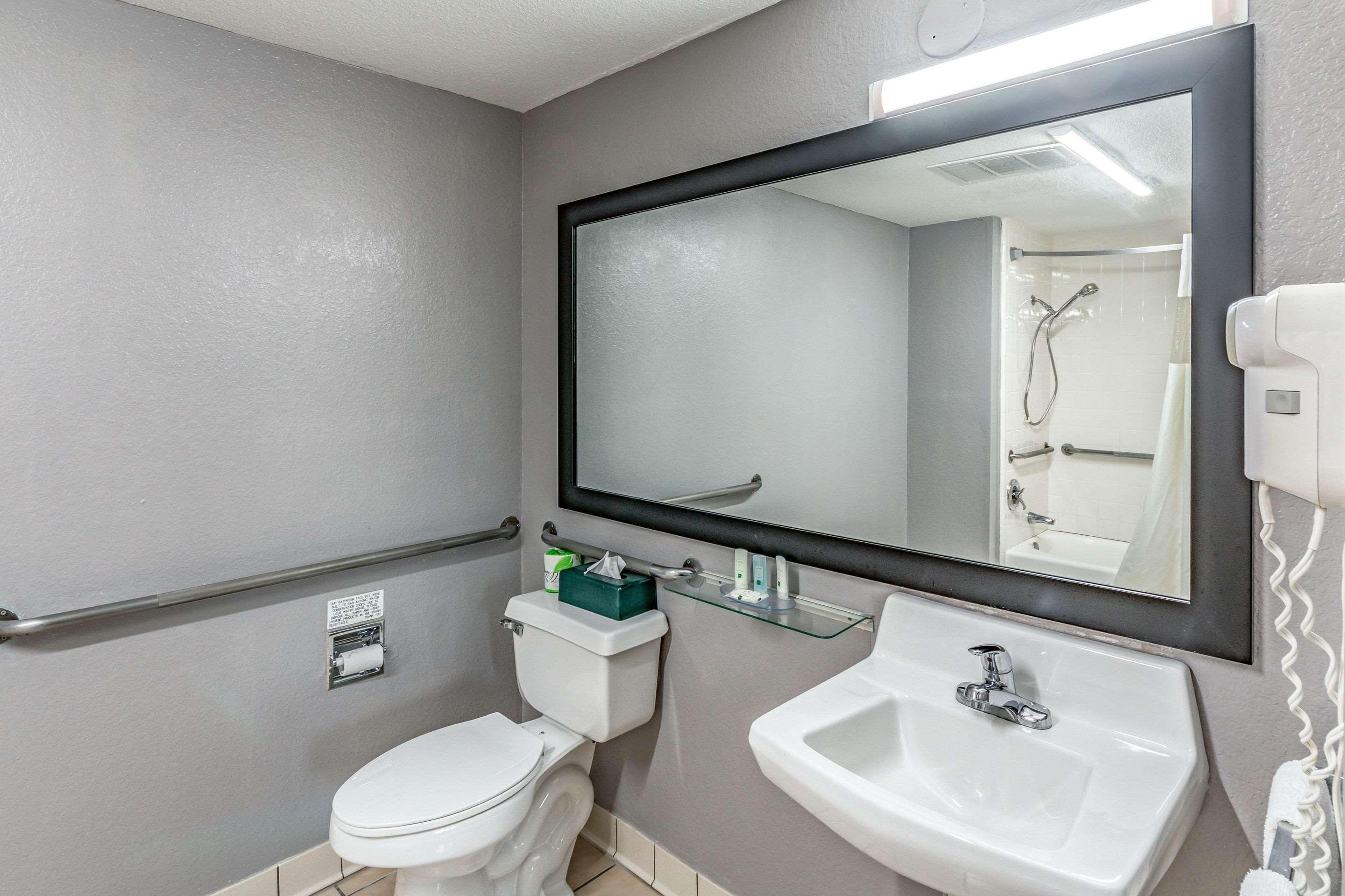 Quality Inn I-10 East Near Frost Bank Center San Antonio Bagian luar foto