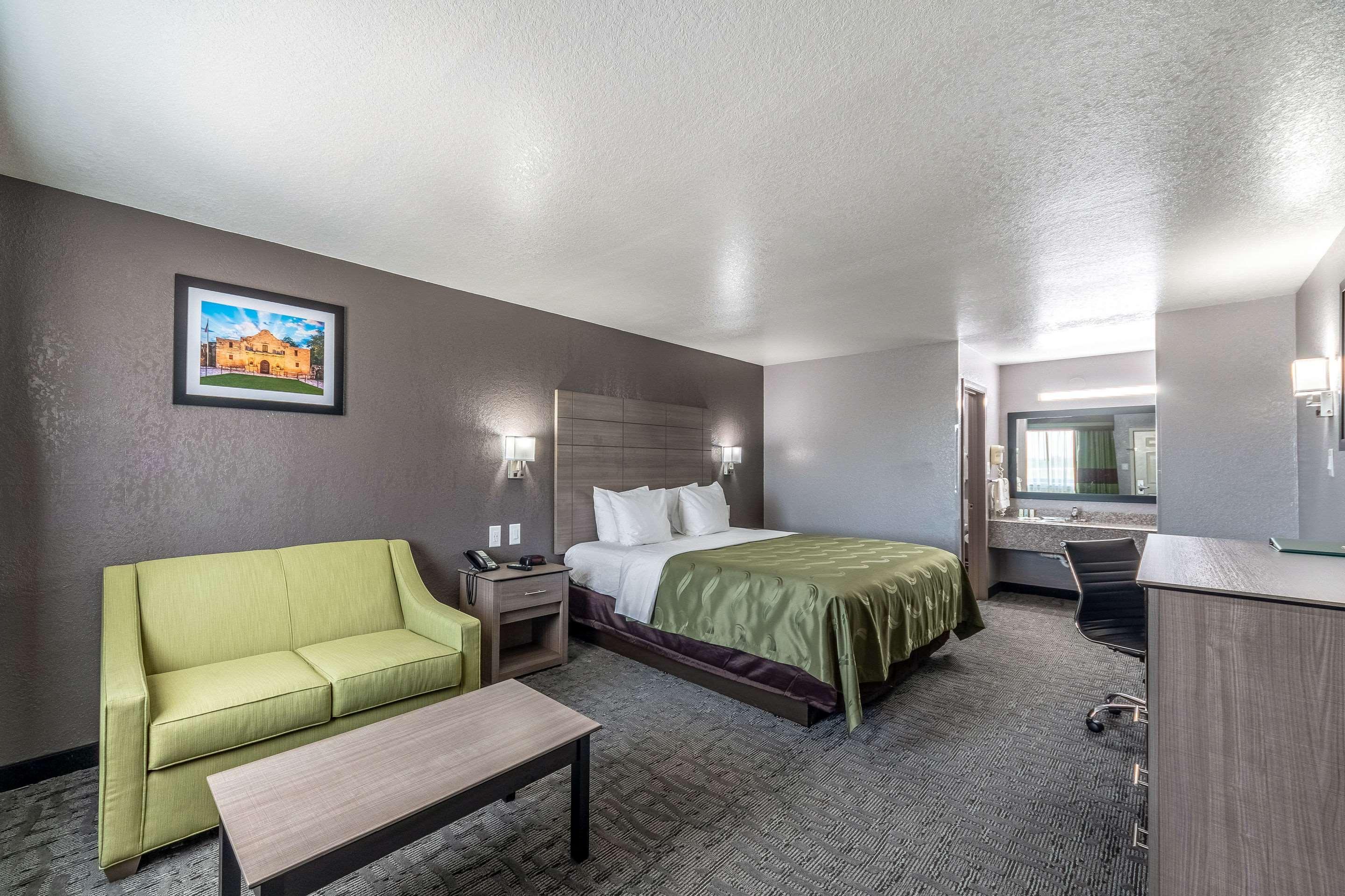 Quality Inn I-10 East Near Frost Bank Center San Antonio Bagian luar foto