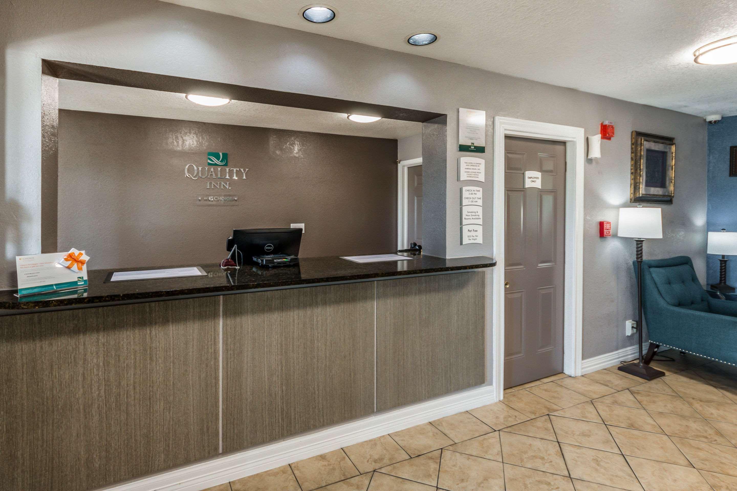 Quality Inn I-10 East Near Frost Bank Center San Antonio Bagian luar foto