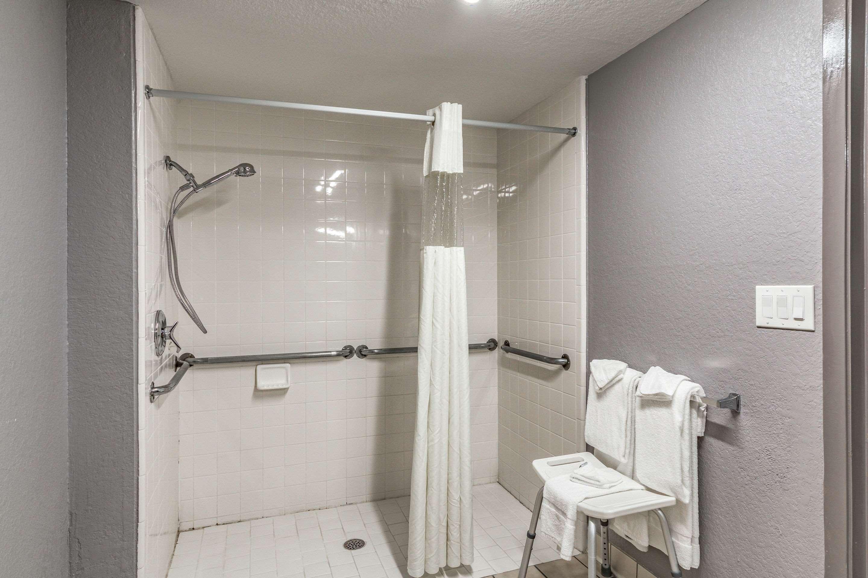 Quality Inn I-10 East Near Frost Bank Center San Antonio Bagian luar foto