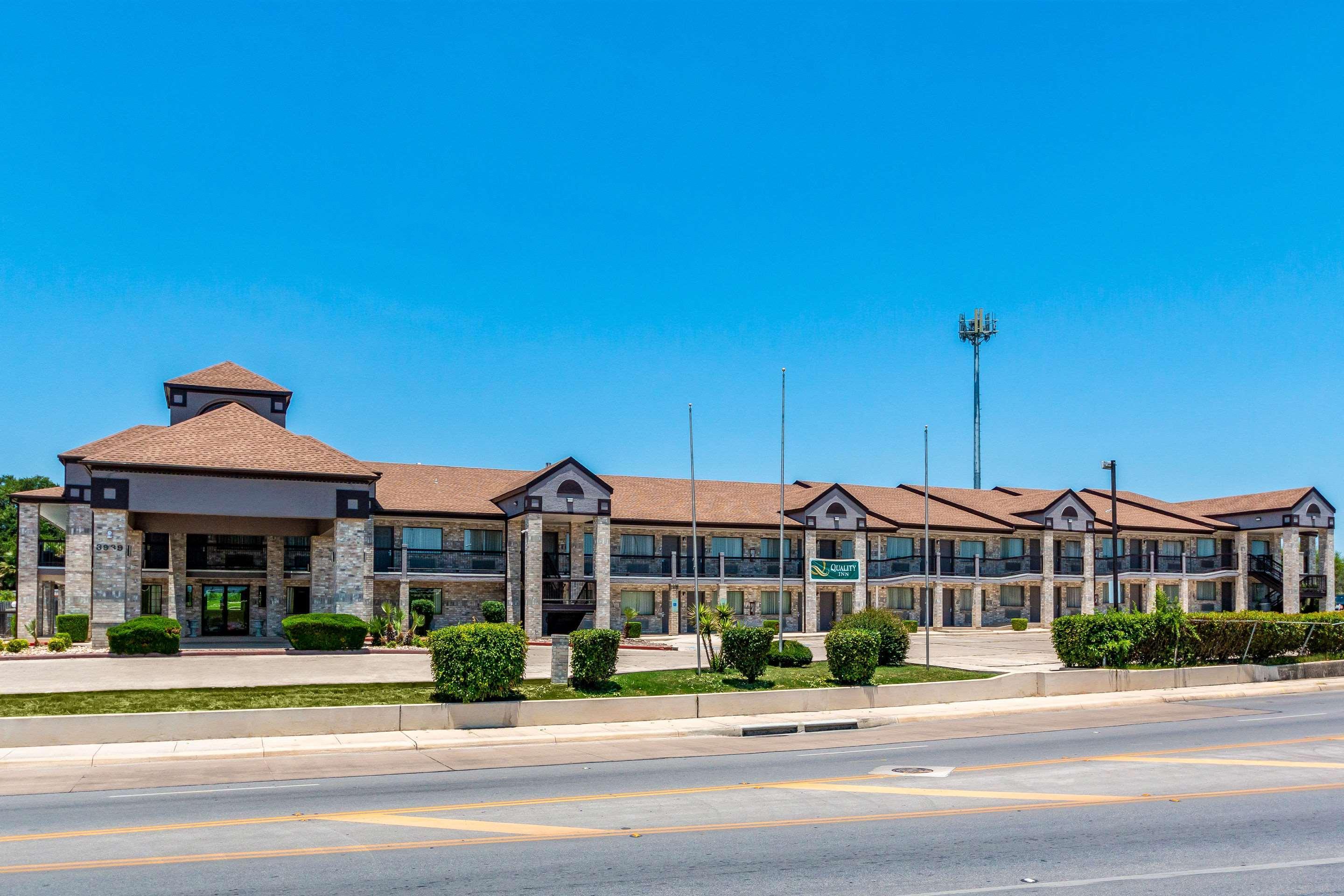 Quality Inn I-10 East Near Frost Bank Center San Antonio Bagian luar foto