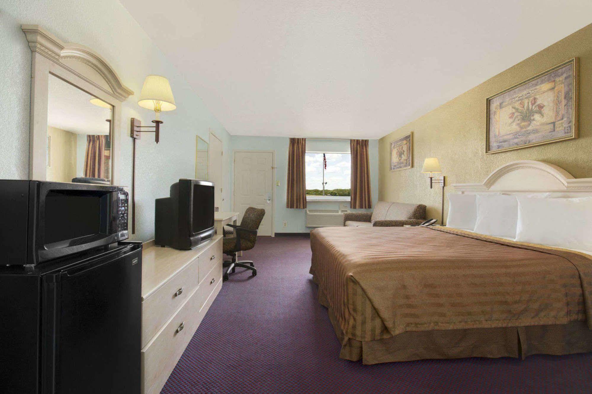 Quality Inn I-10 East Near Frost Bank Center San Antonio Bagian luar foto
