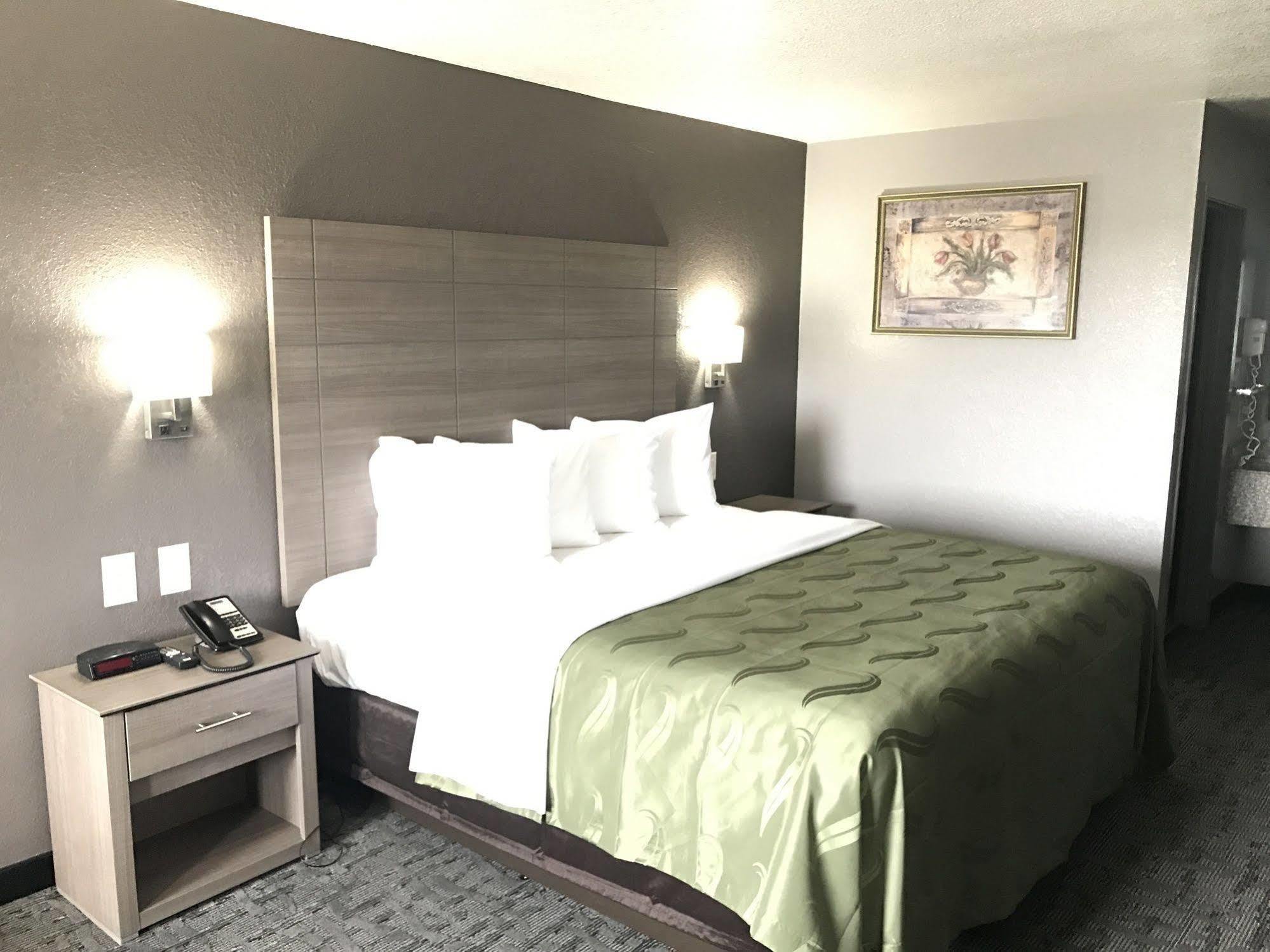 Quality Inn I-10 East Near Frost Bank Center San Antonio Bagian luar foto