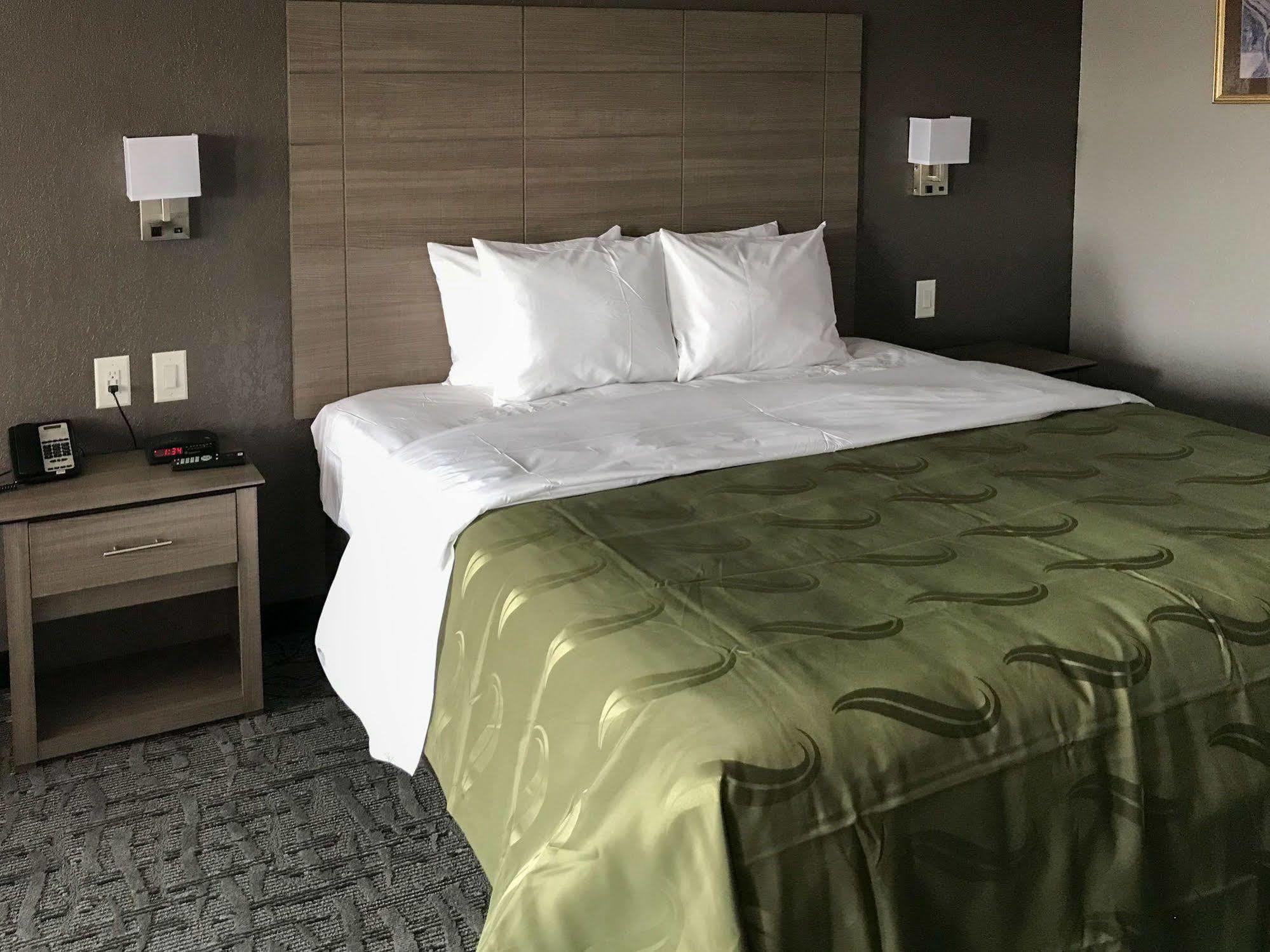 Quality Inn I-10 East Near Frost Bank Center San Antonio Bagian luar foto