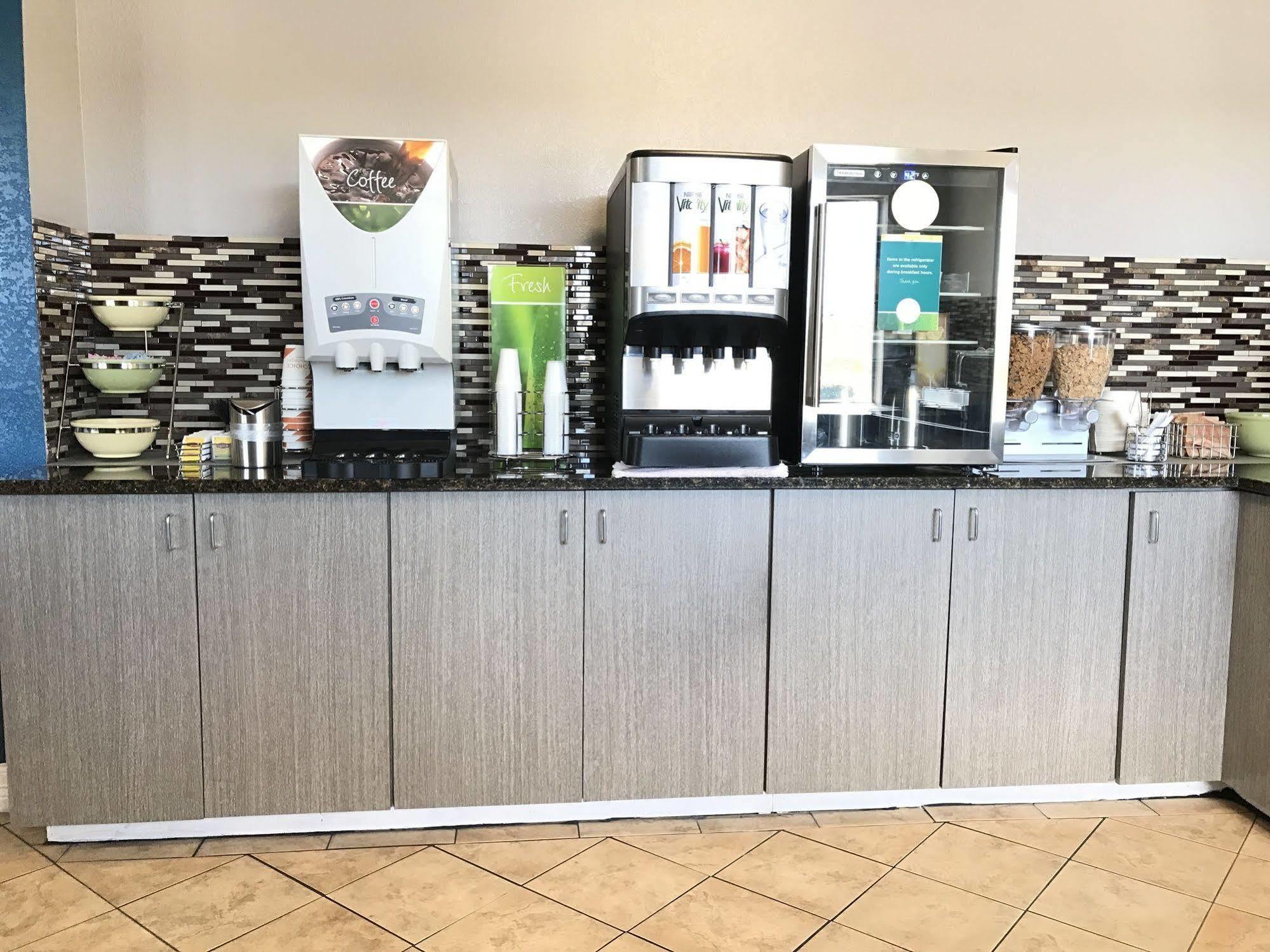Quality Inn I-10 East Near Frost Bank Center San Antonio Bagian luar foto